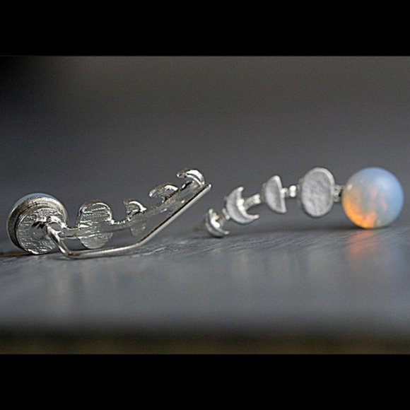 Silver Moon Waxing Earclimber Earring Boho Witchy - Picture 4 of 4